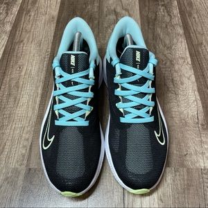 Nike Quest 3 Runner Women size 9